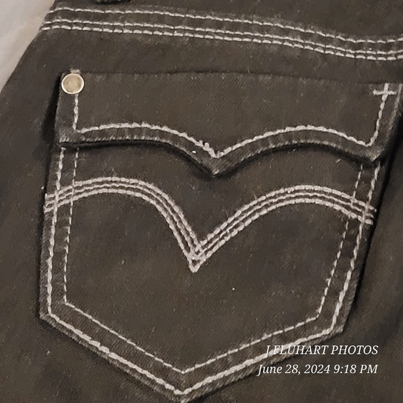 Levi Curvy Straight Jean's NWOT  Black Sz 4M W27 L32 - Picture 16 of 16